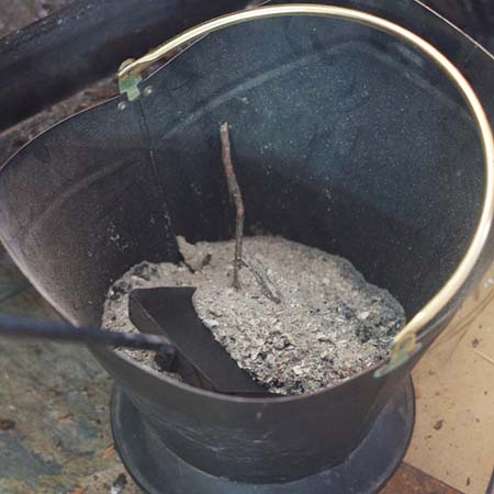 How to Clean Fireplace Ashes 